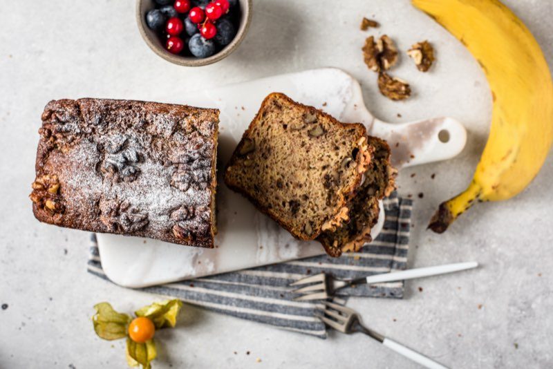 Банановый хлеб с орехами