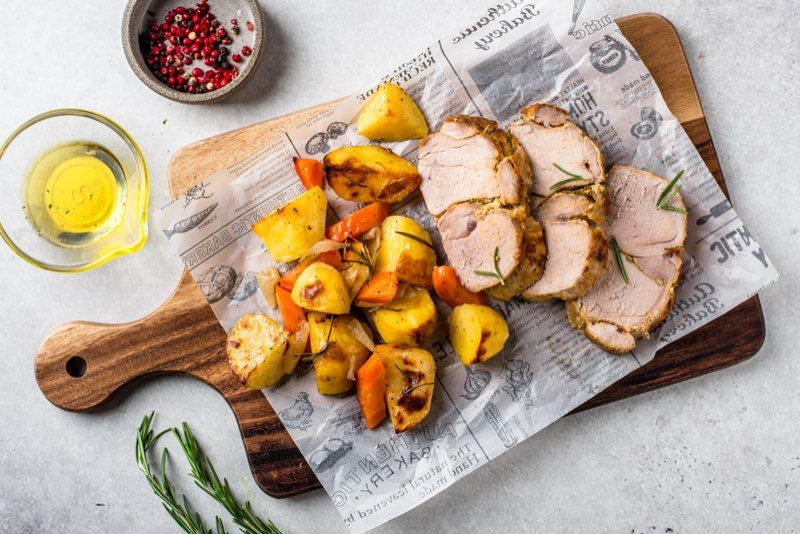 Нарезанное мясо с овощами