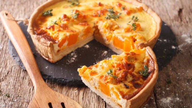 Киш с тыквой, беконом и каштанами