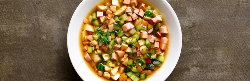 Окрошка с ветчиной, овощами и квасом