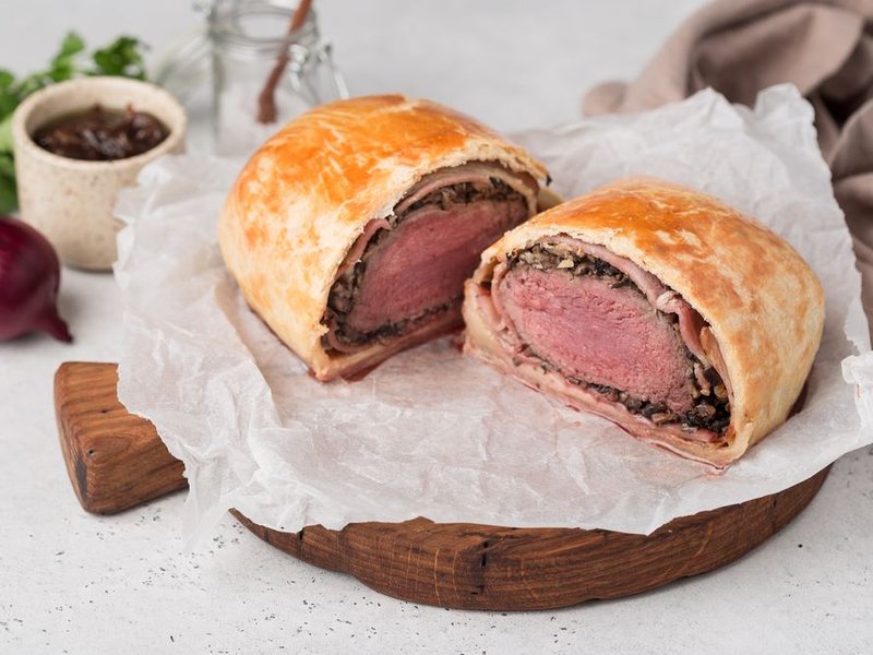 Говядина веллингтон в разрезе — курс «Есть мясо»
