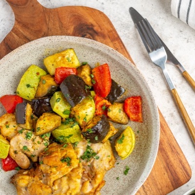 Курочка карри, запечённая с овощами