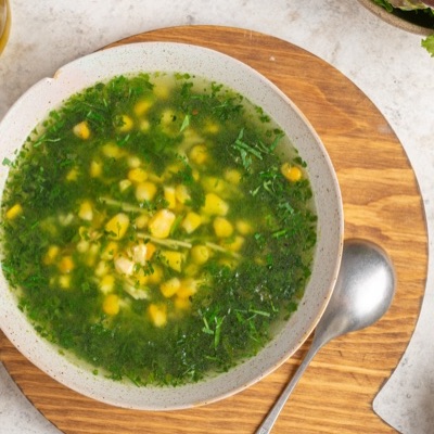 Куриный суп с лапшой и кукурузой